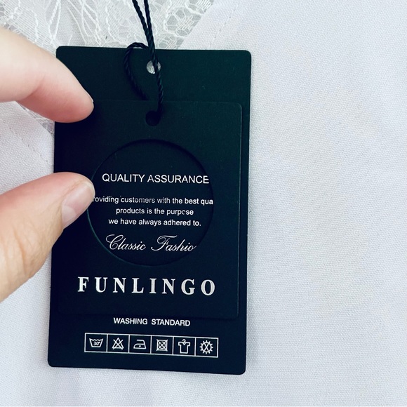 Funlingo Women’s Semi-Sheer Blouse Size Medium - Picture 7 of 8